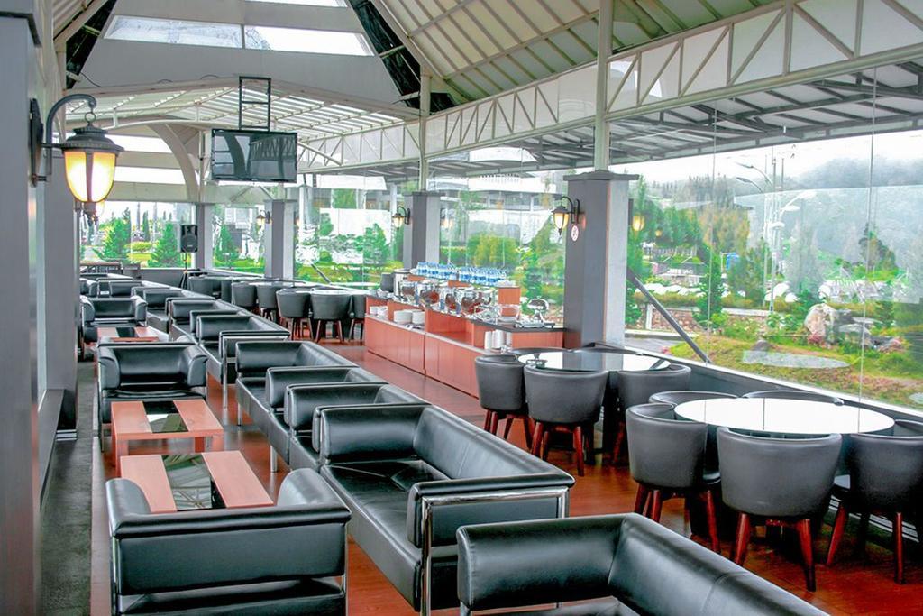 Taman Simalem Resort Tongging Exterior photo