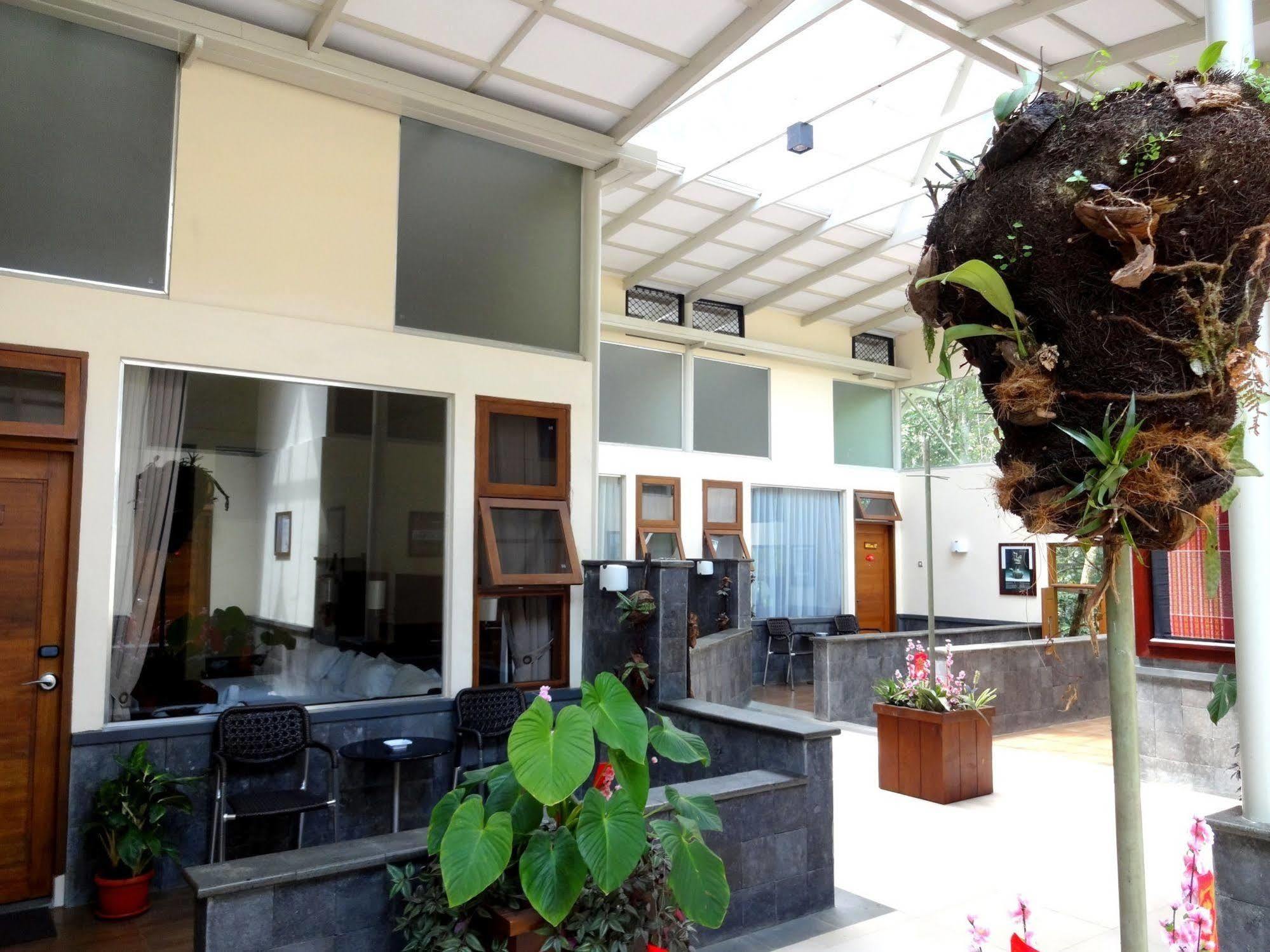 Taman Simalem Resort Tongging Exterior photo