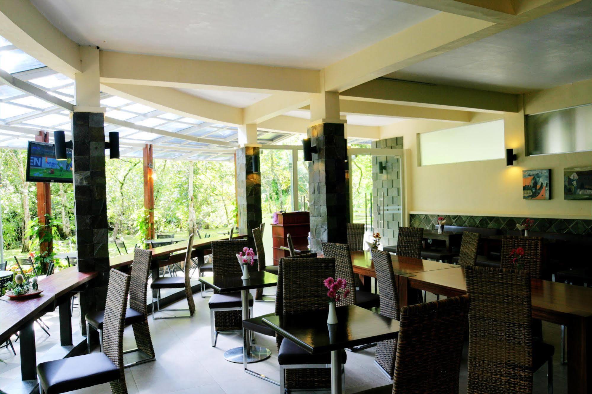 Taman Simalem Resort Tongging Exterior photo