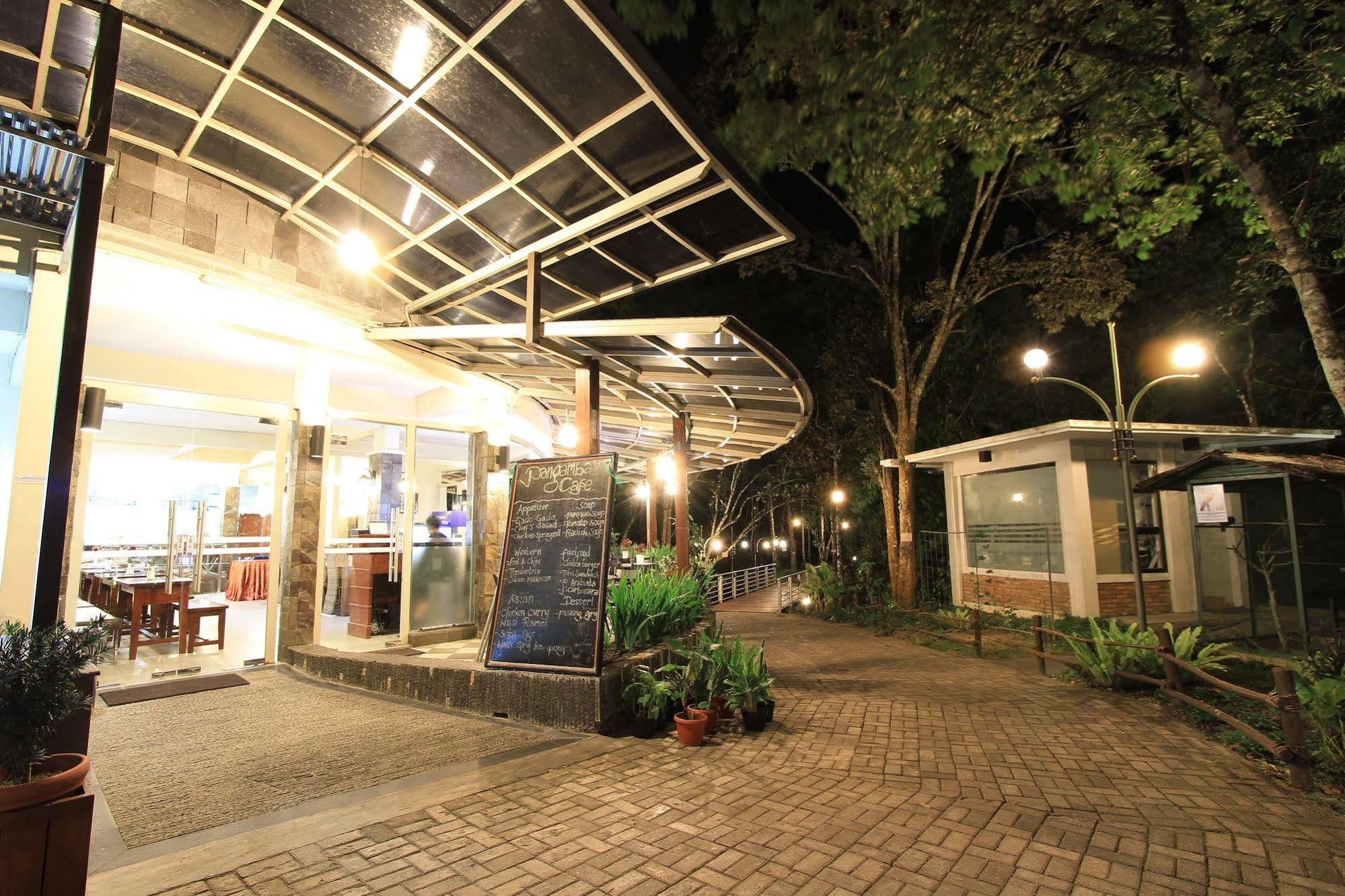 Taman Simalem Resort Tongging Exterior photo