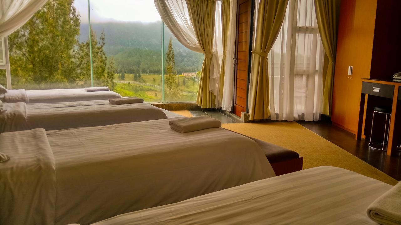 Taman Simalem Resort Tongging Exterior photo